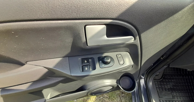 Volkswagen Fox cena 7500 przebieg: 236574, rok produkcji 2005 z Tczew małe 562